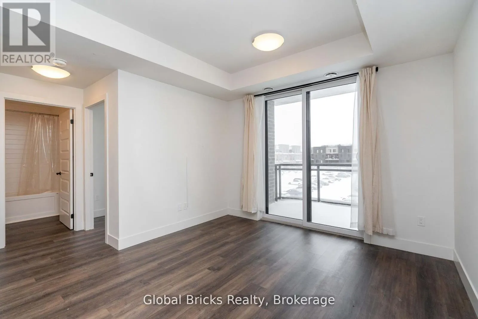 313 - 103 ROGER STREET