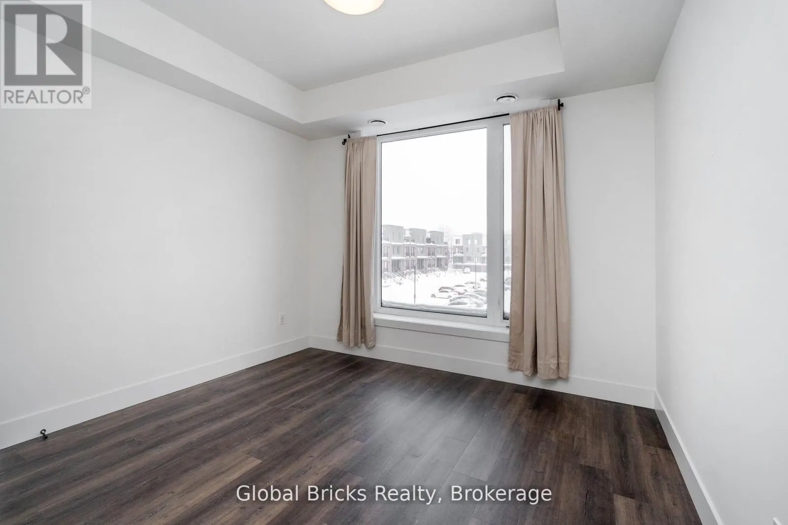 313 - 103 ROGER STREET