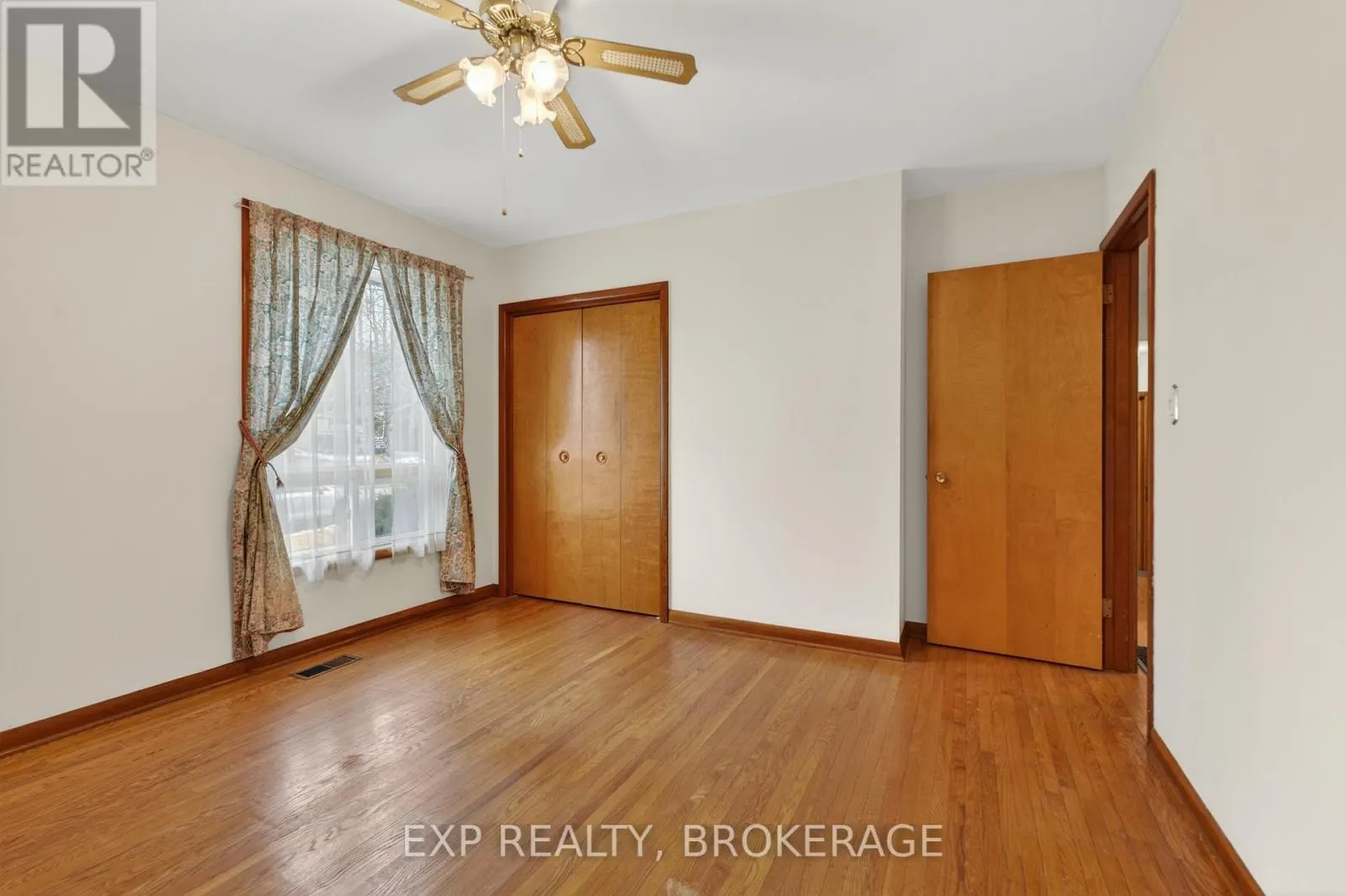 19 CONVAY CRESCENT