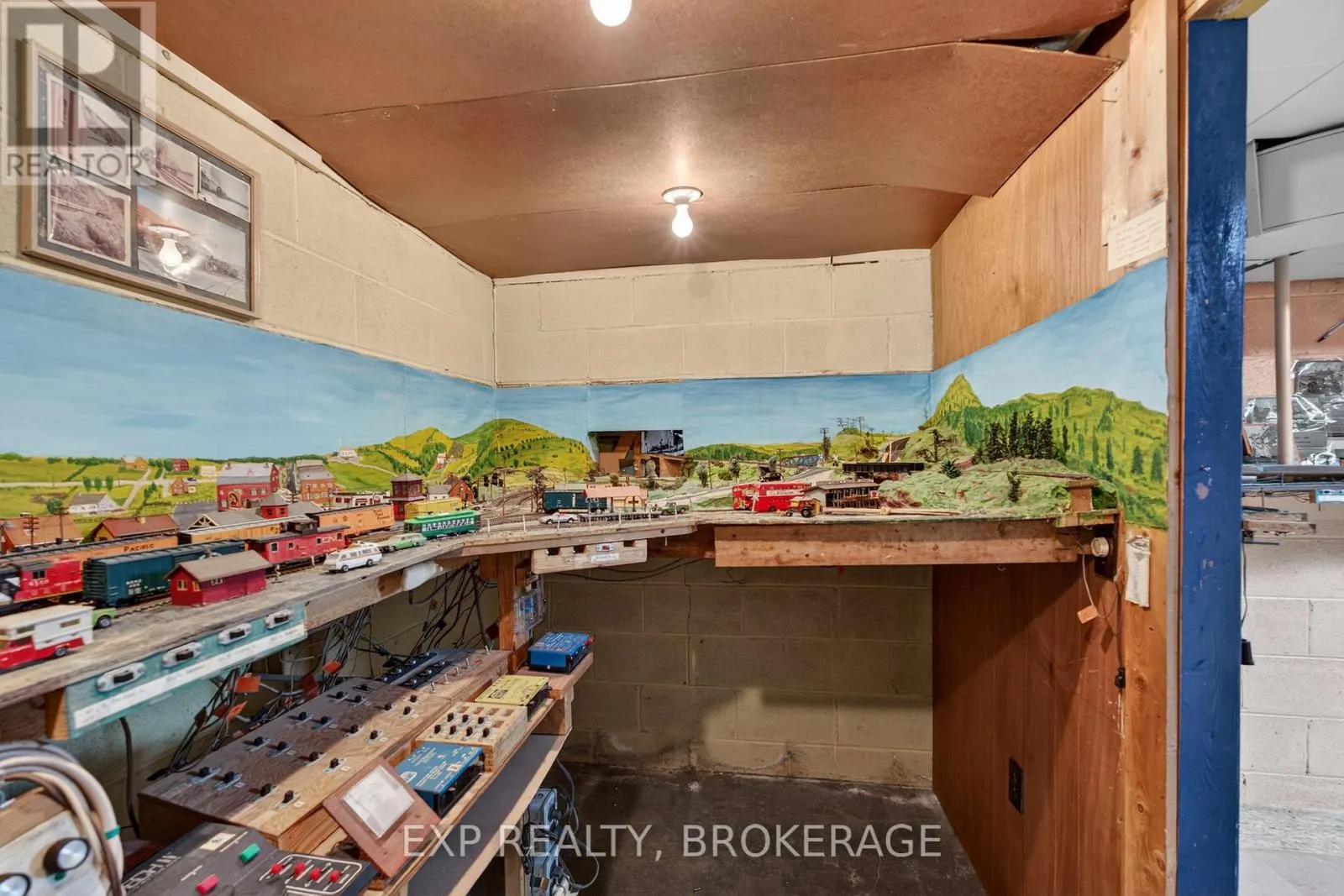 19 CONVAY CRESCENT