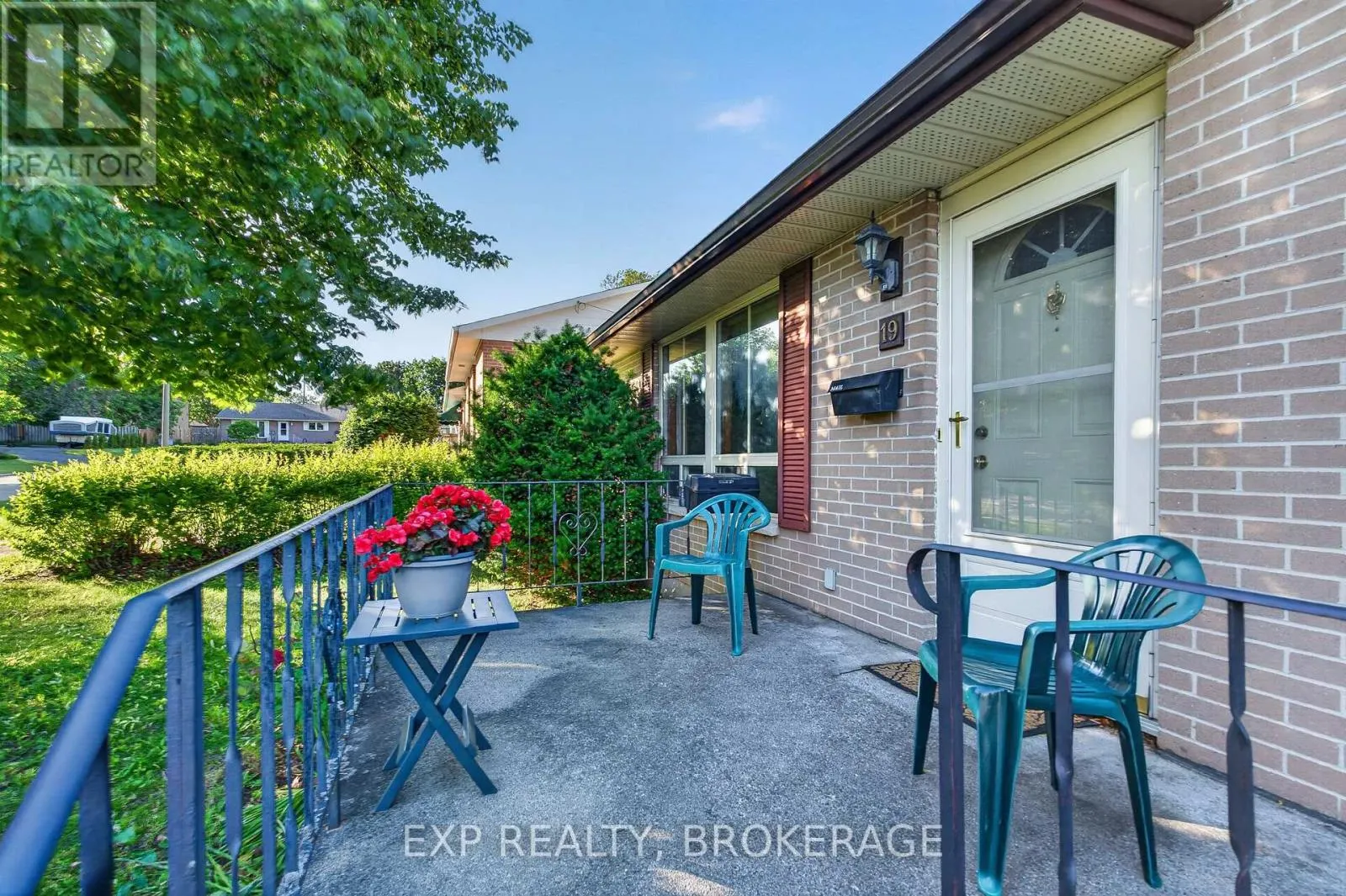 19 CONVAY CRESCENT