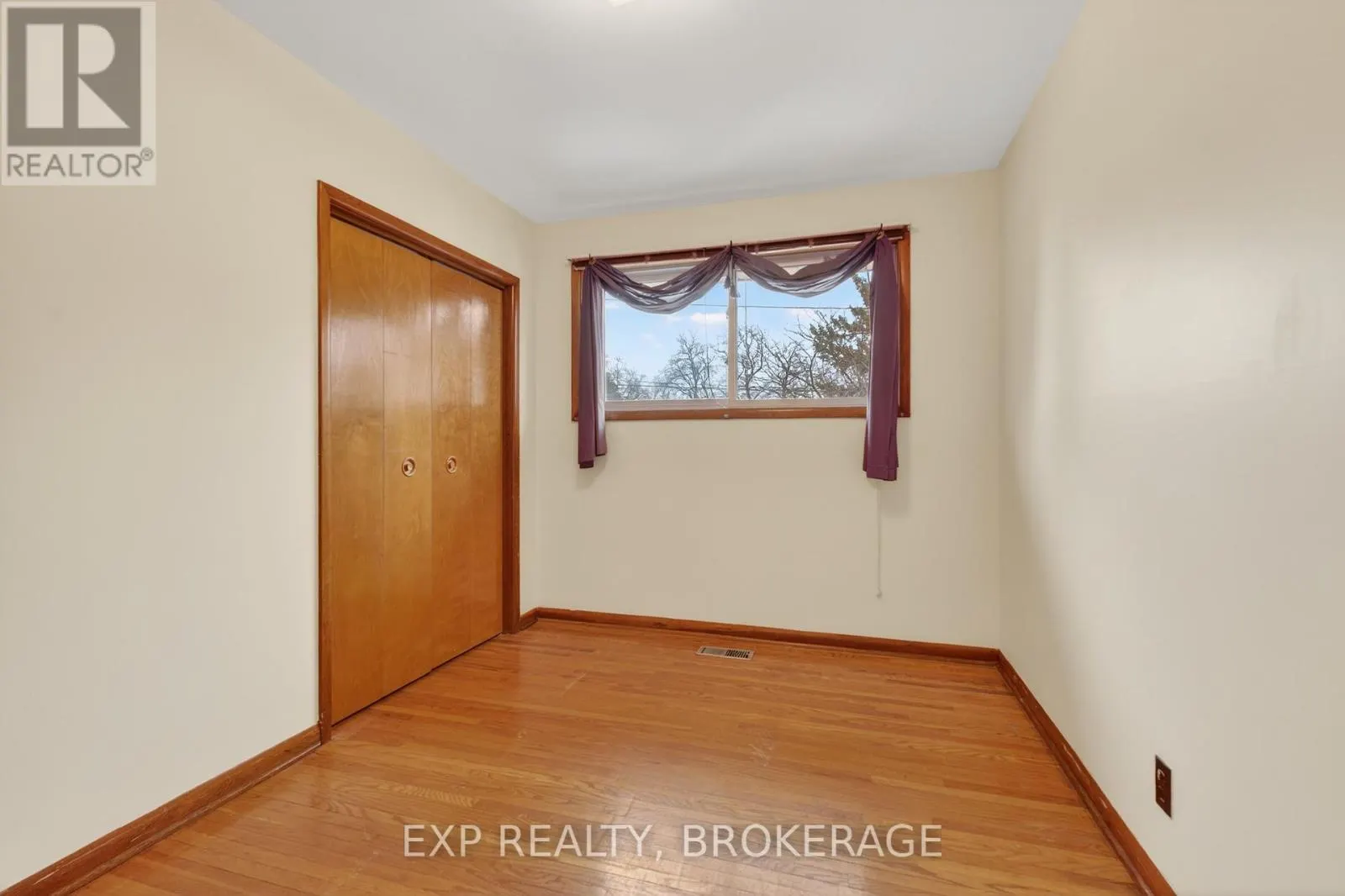 19 CONVAY CRESCENT
