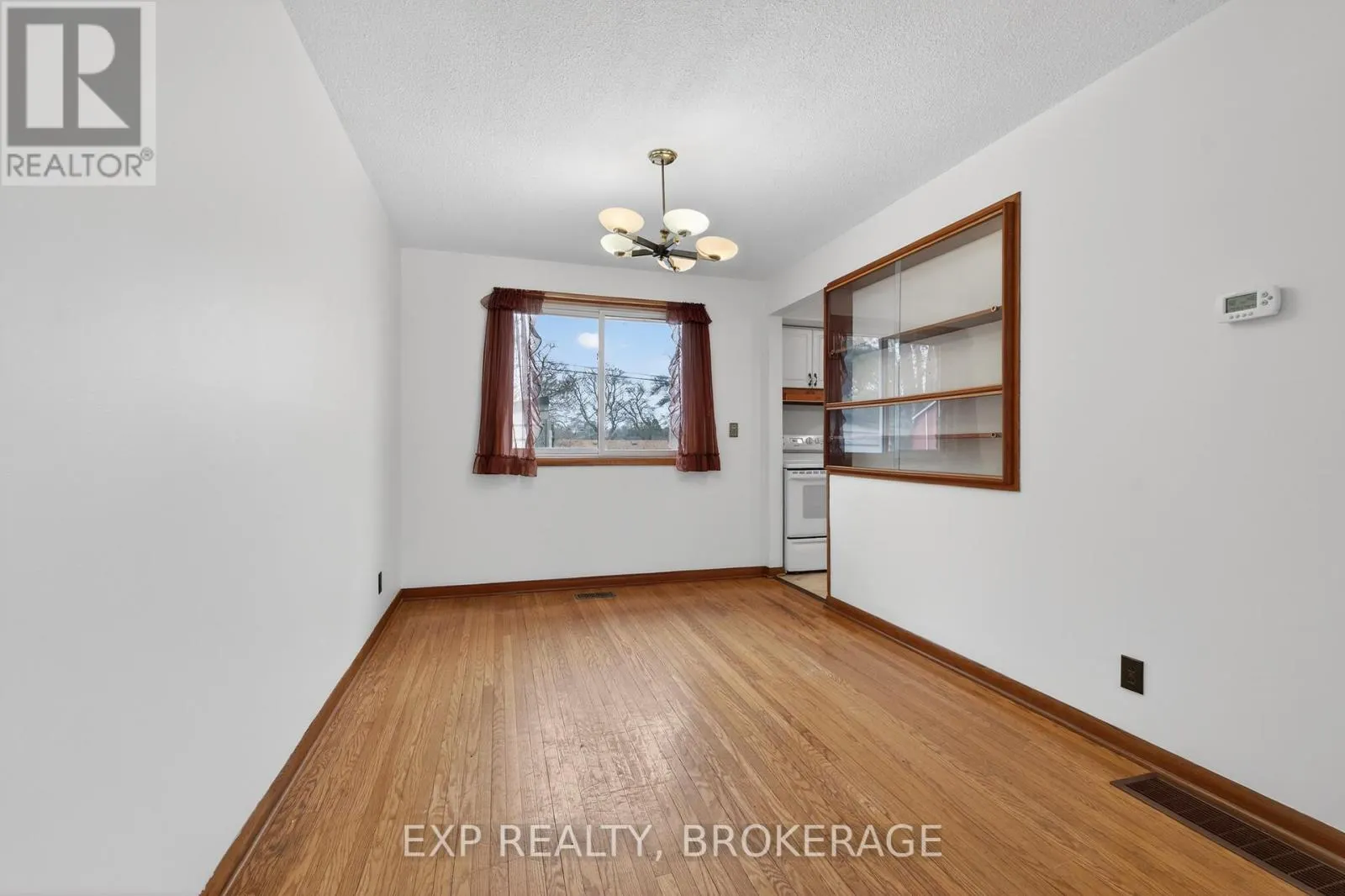 19 CONVAY CRESCENT