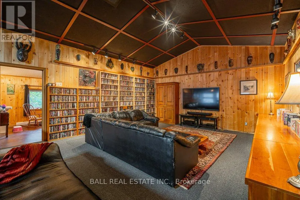 1329 TRAPPERS LANE