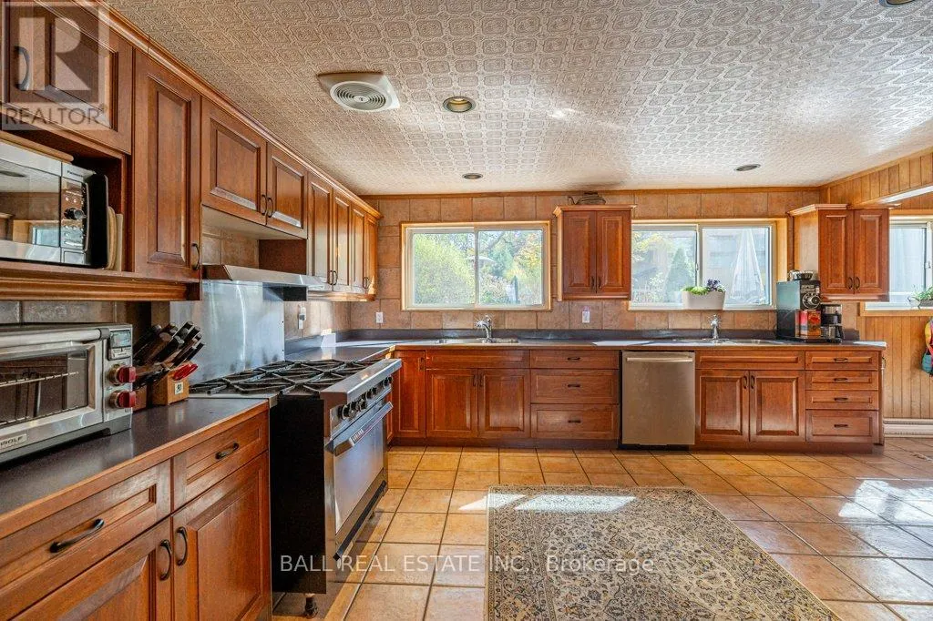 1329 TRAPPERS LANE