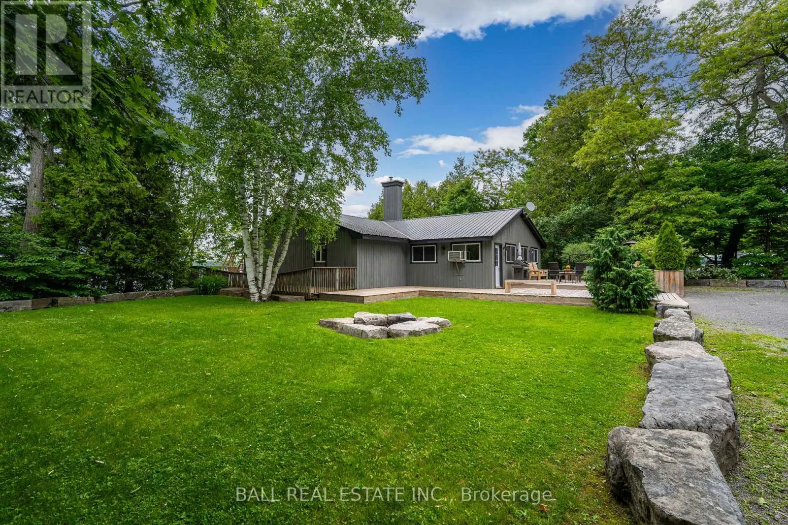 1329 TRAPPERS LANE