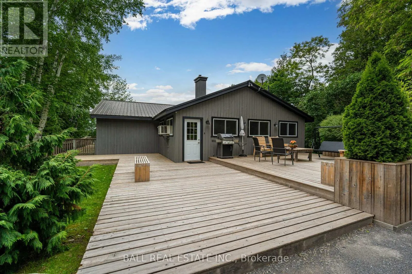 1329 TRAPPERS LANE