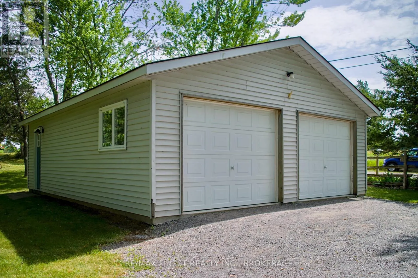120 DRUMGOOLE LANE