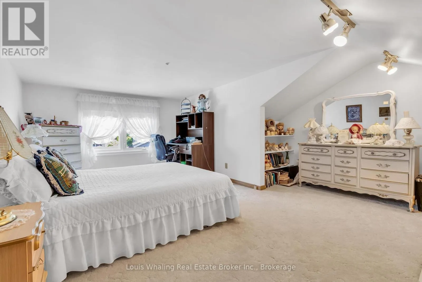 241 4TH AVENUE