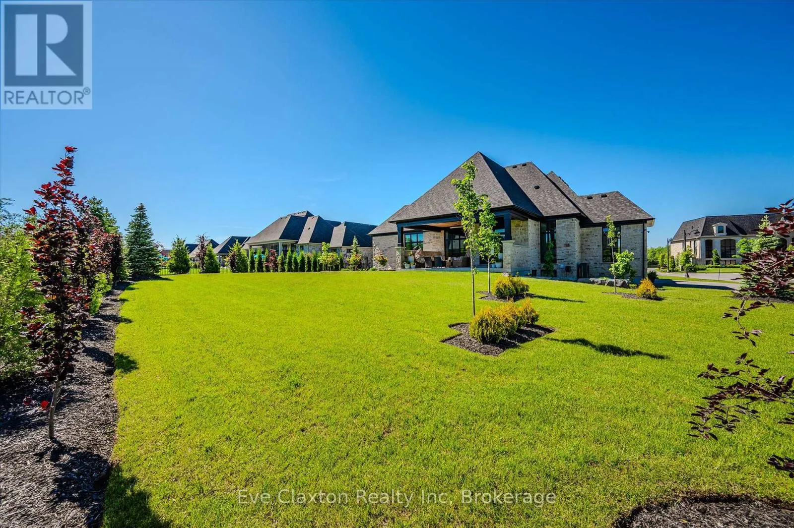 112 HERITAGE LAKE DRIVE