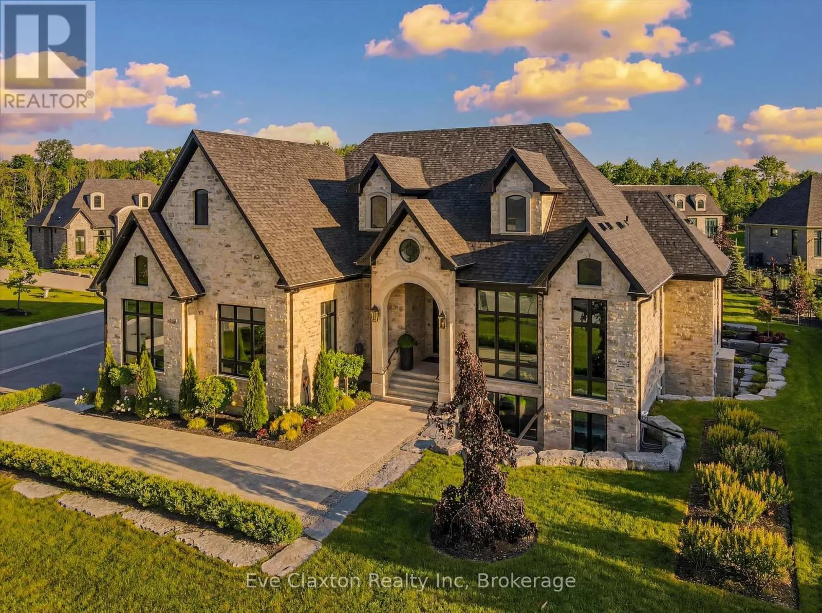 112 HERITAGE LAKE DRIVE