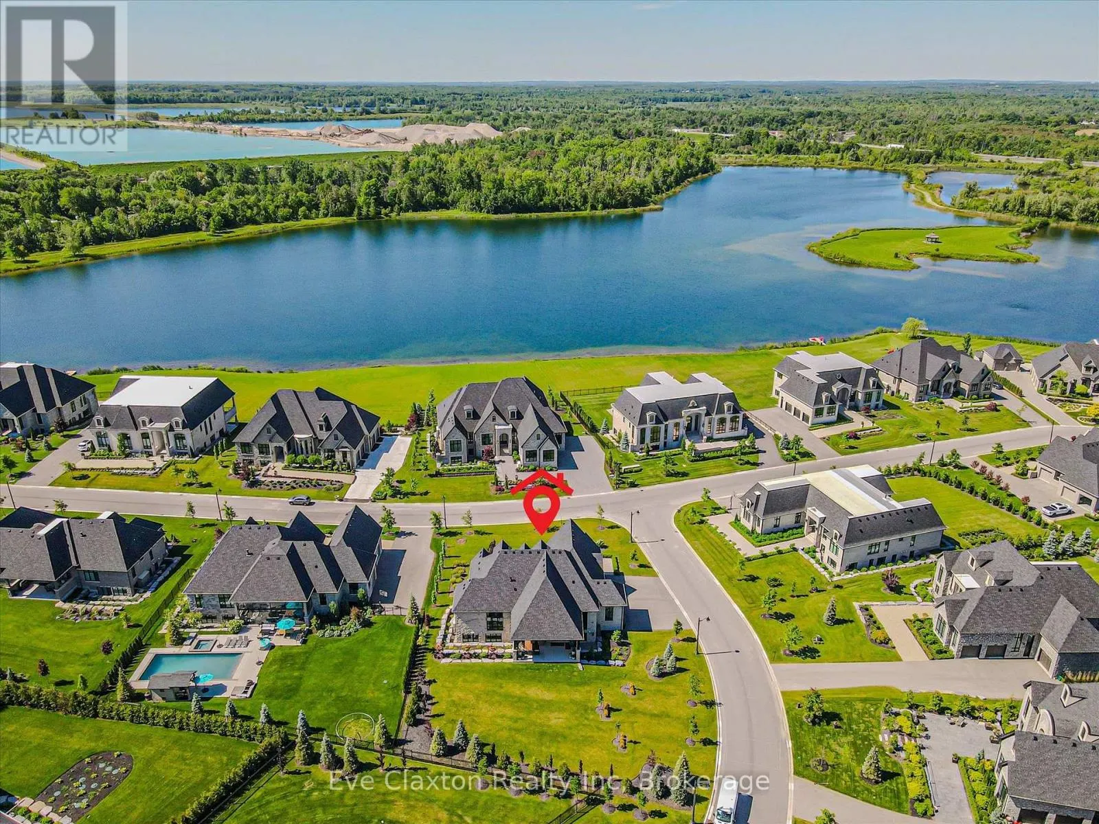 112 HERITAGE LAKE DRIVE