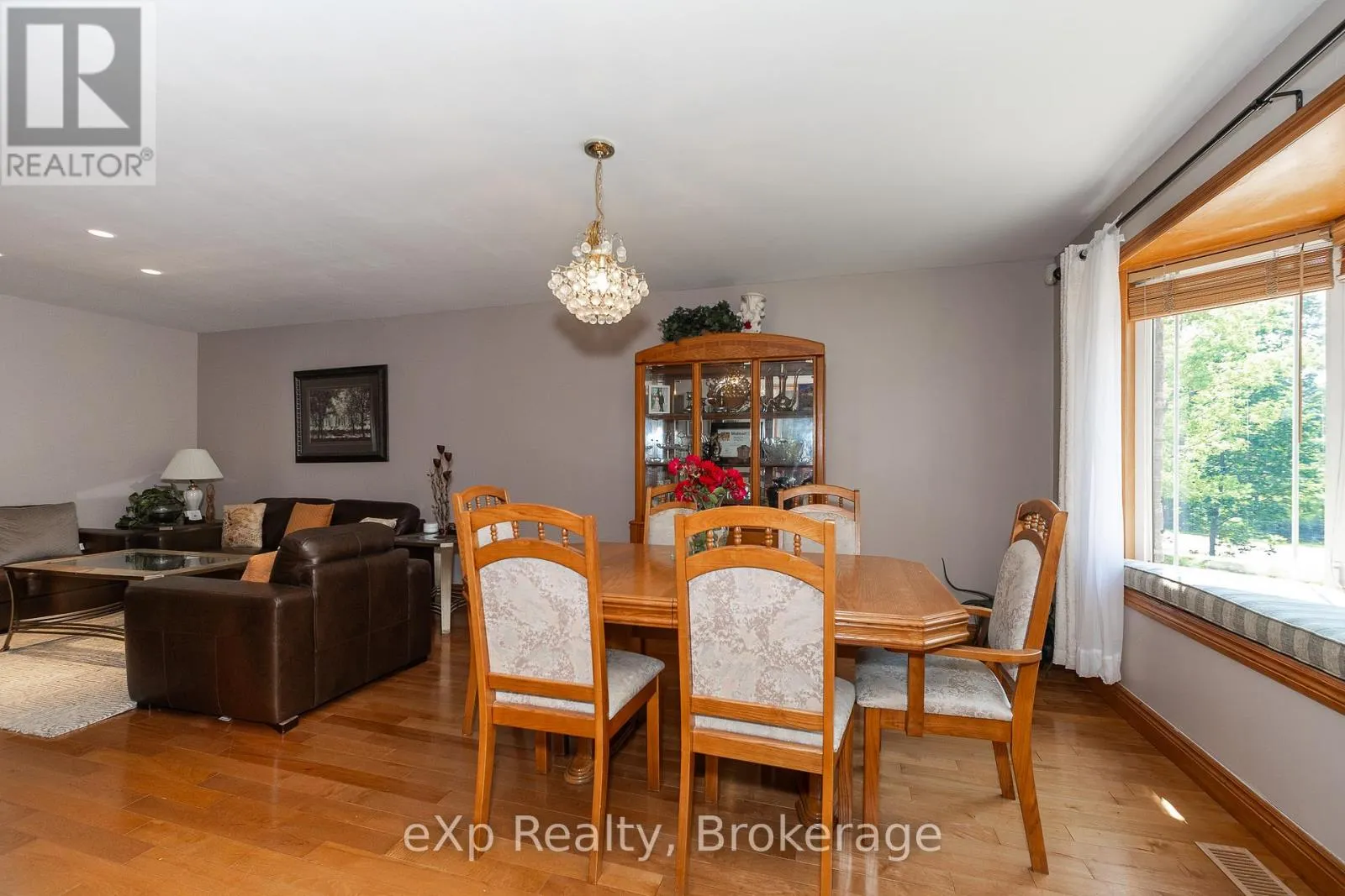 910 26TH STREET E