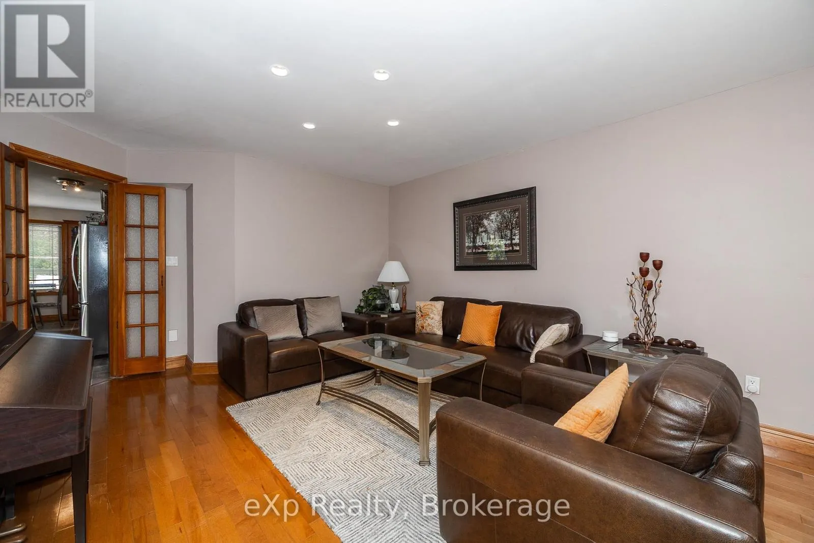 910 26TH STREET E