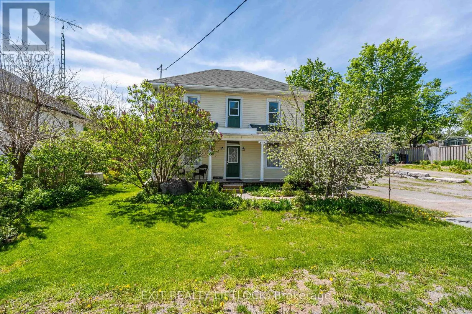 2464 QUEEN MARY STREET