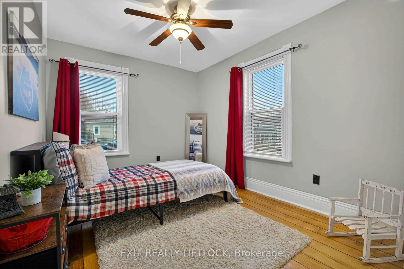 2464 QUEEN MARY STREET