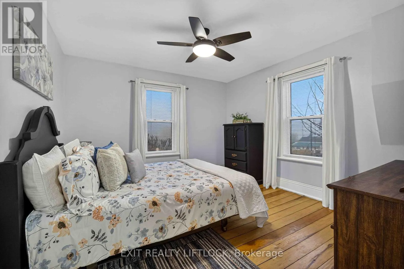 2464 QUEEN MARY STREET