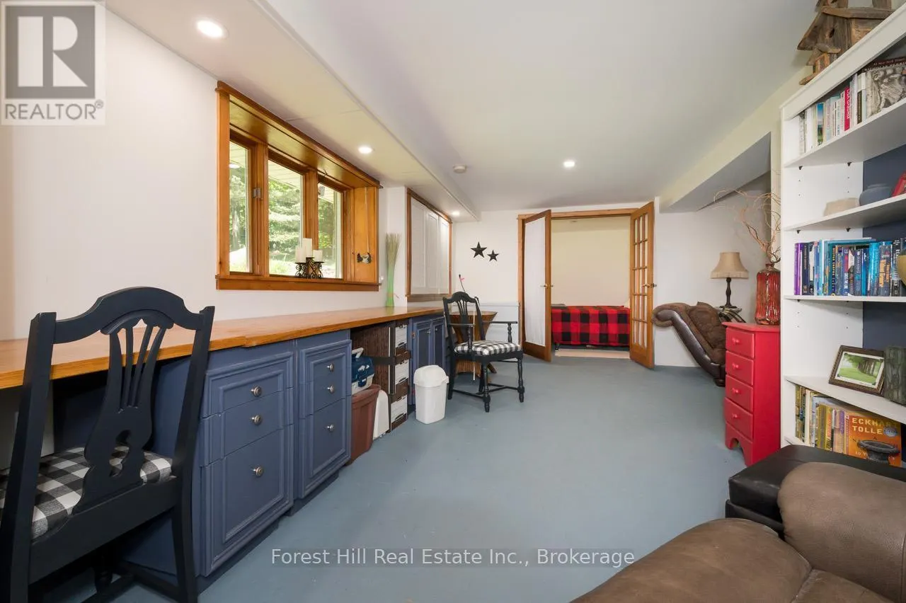 1289 DELBROOKE ROAD S