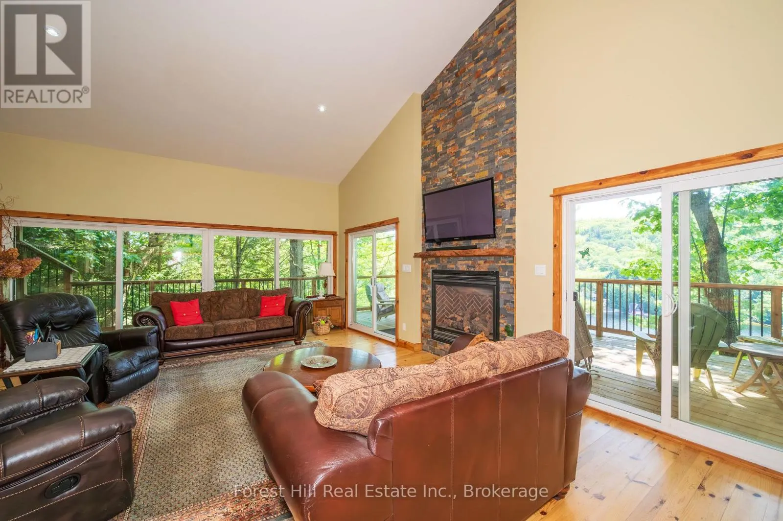 1289 DELBROOKE ROAD S
