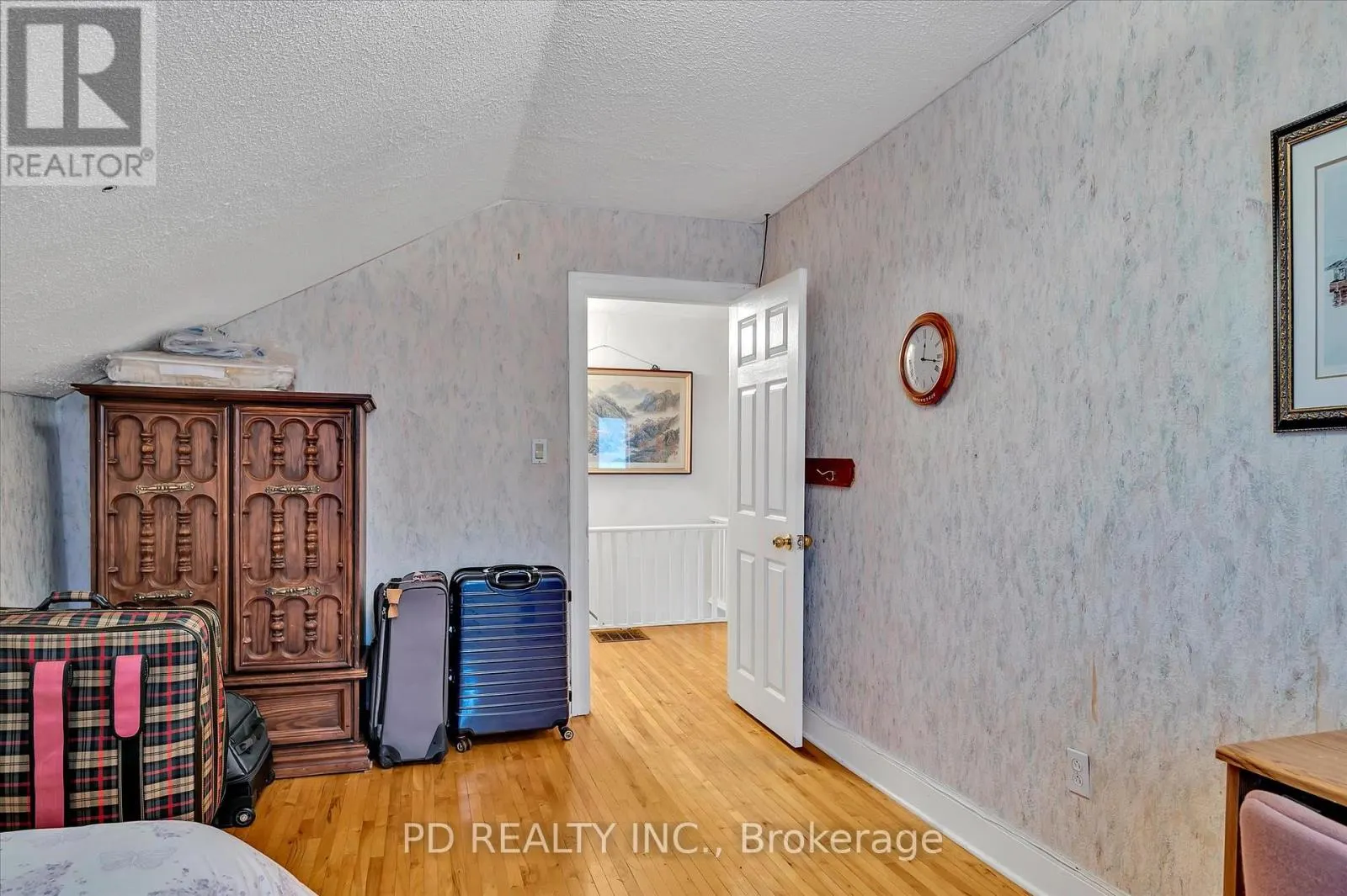 2449 QUEEN MARY STREET