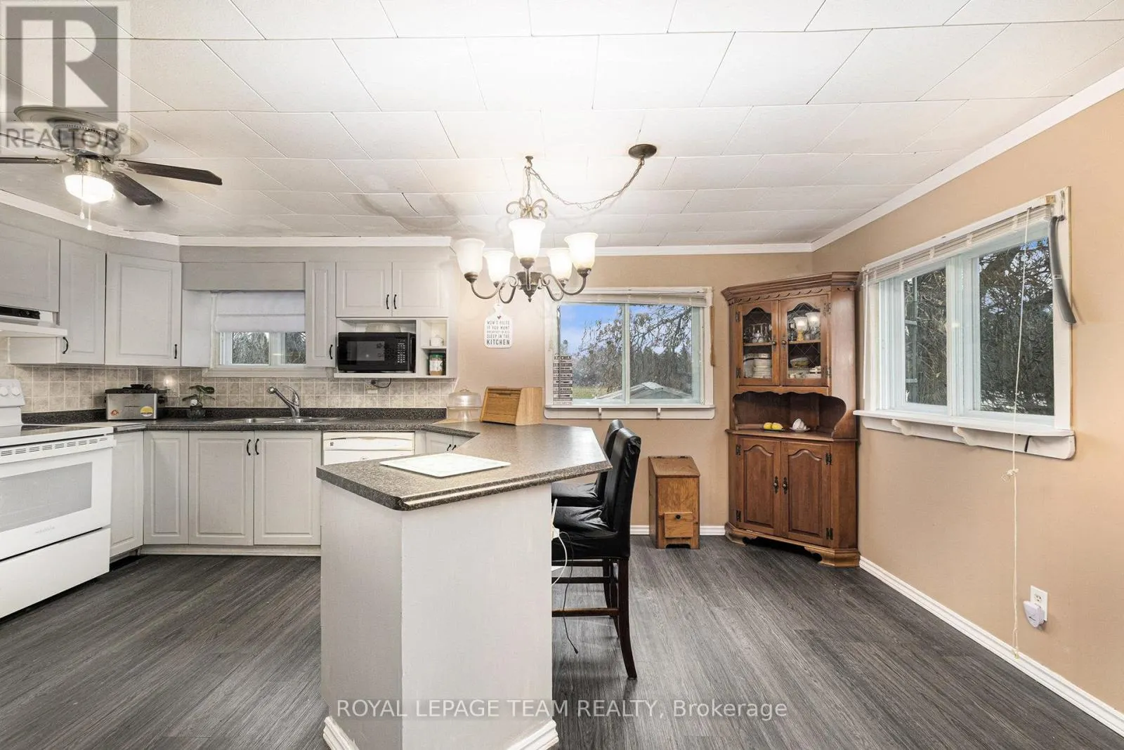 88 BAY ROAD
