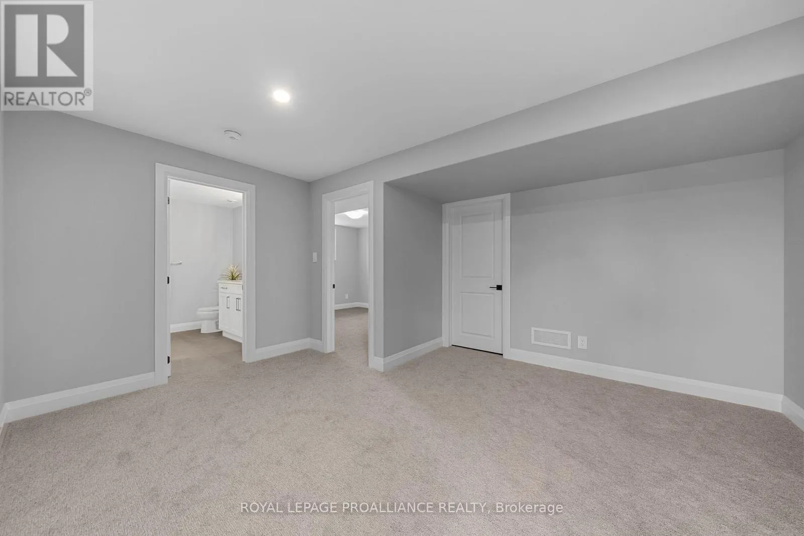 5 MACKENZIE JOHN CRESCENT