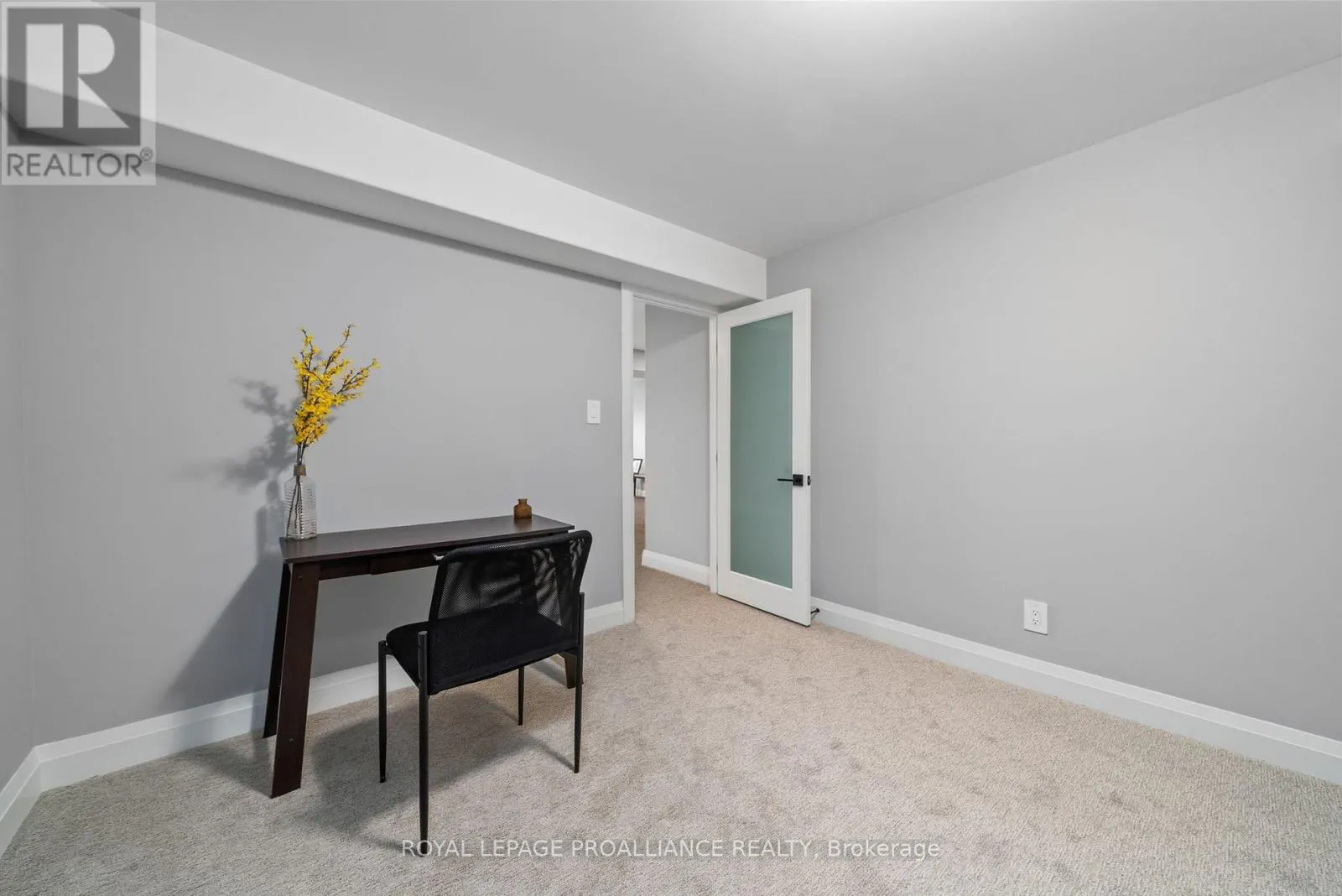 5 MACKENZIE JOHN CRESCENT