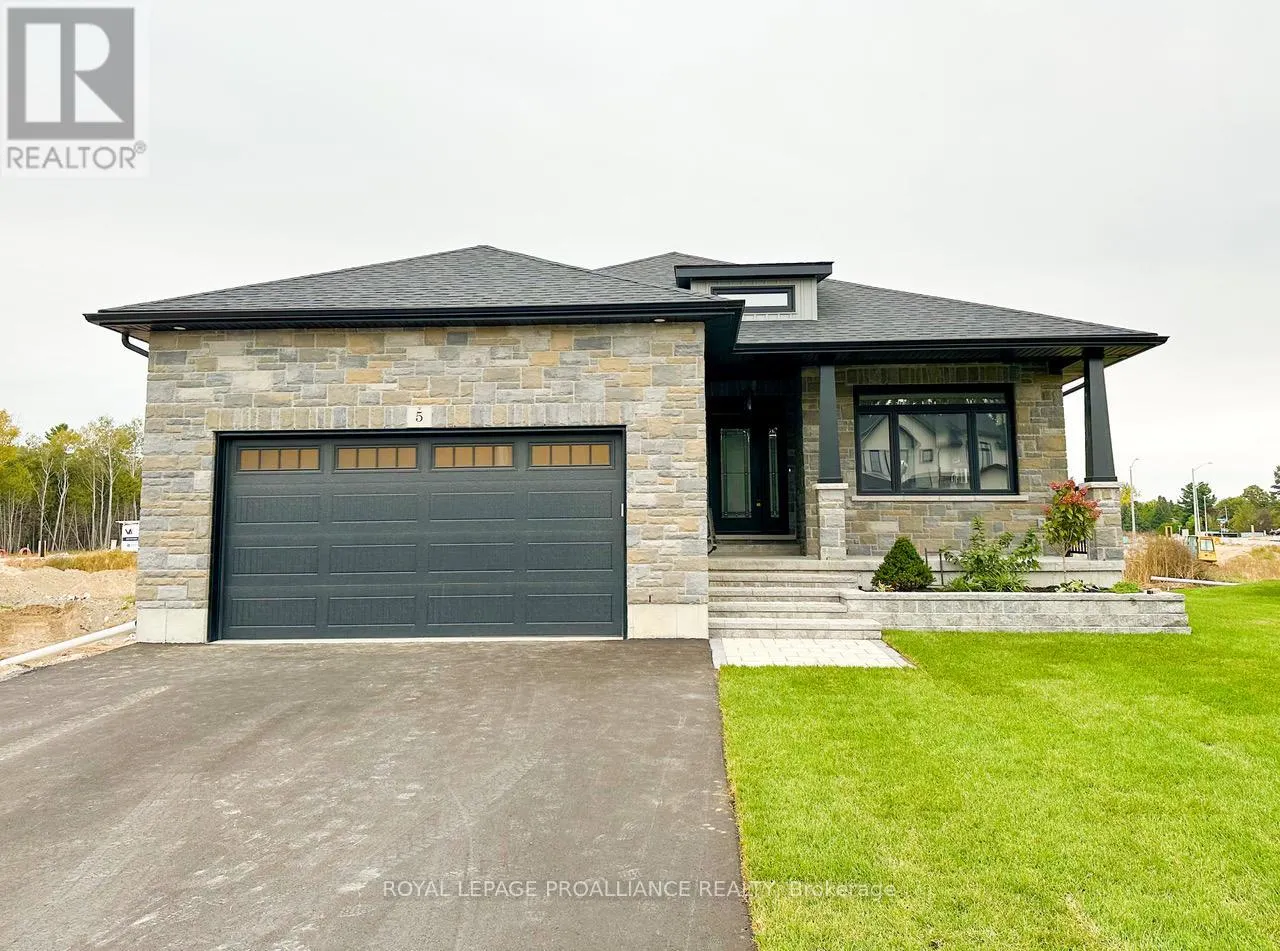 5 MACKENZIE JOHN CRESCENT