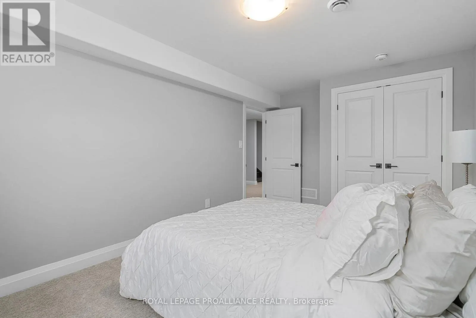 5 MACKENZIE JOHN CRESCENT