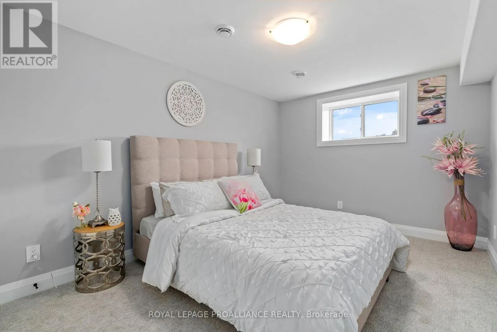 5 MACKENZIE JOHN CRESCENT