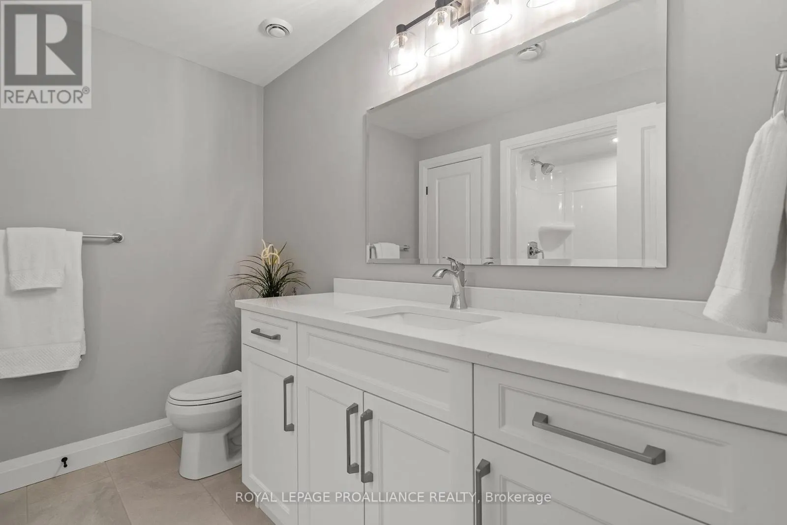 5 MACKENZIE JOHN CRESCENT