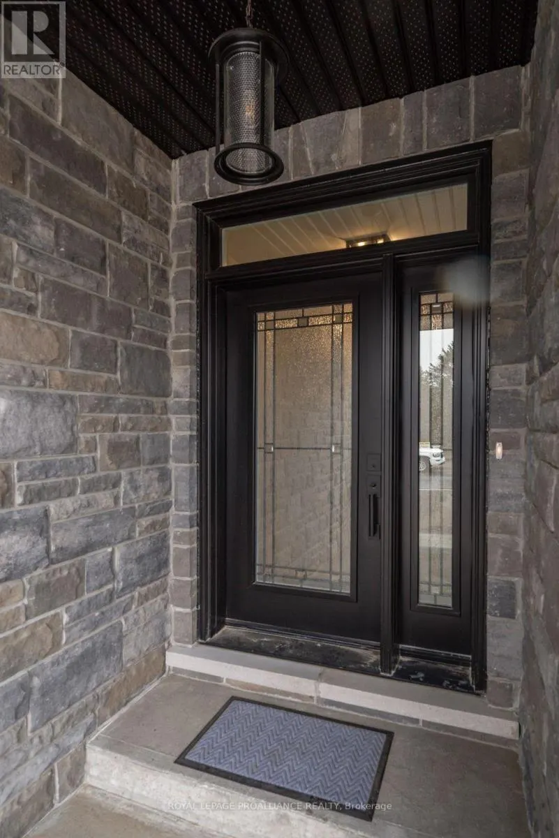 5 MACKENZIE JOHN CRESCENT