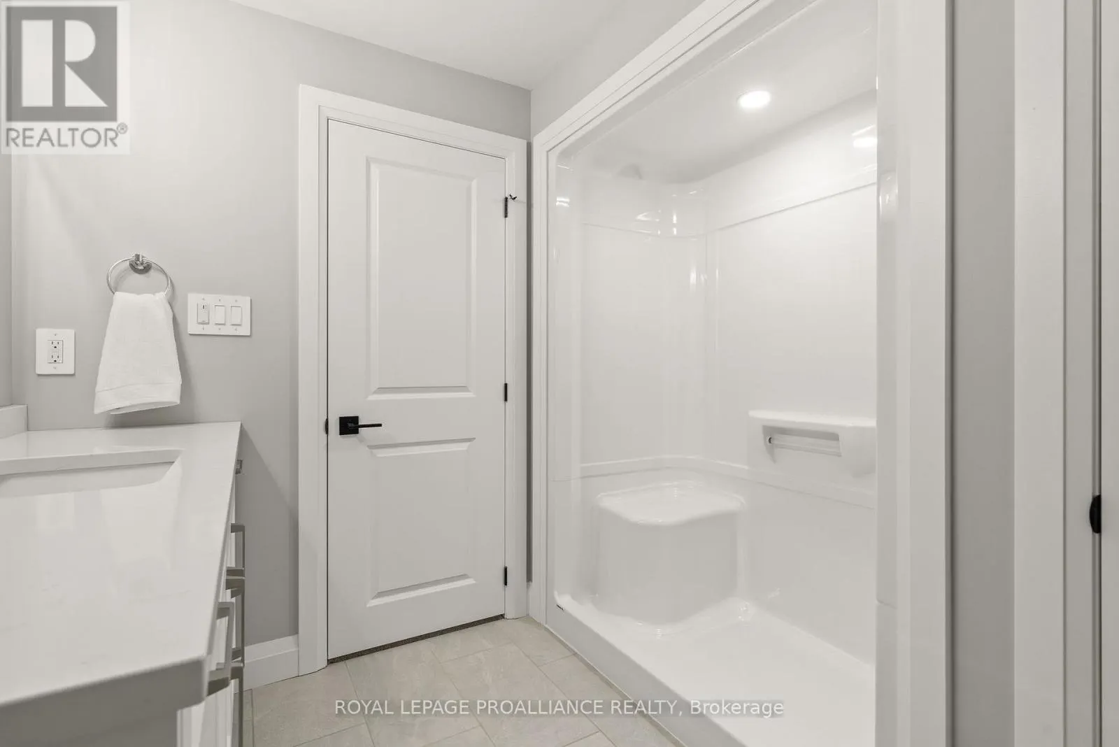 5 MACKENZIE JOHN CRESCENT