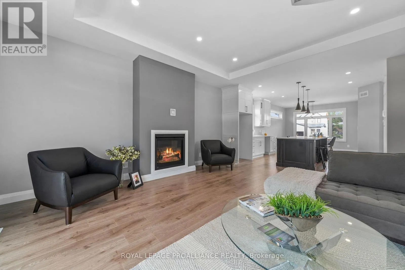 5 MACKENZIE JOHN CRESCENT
