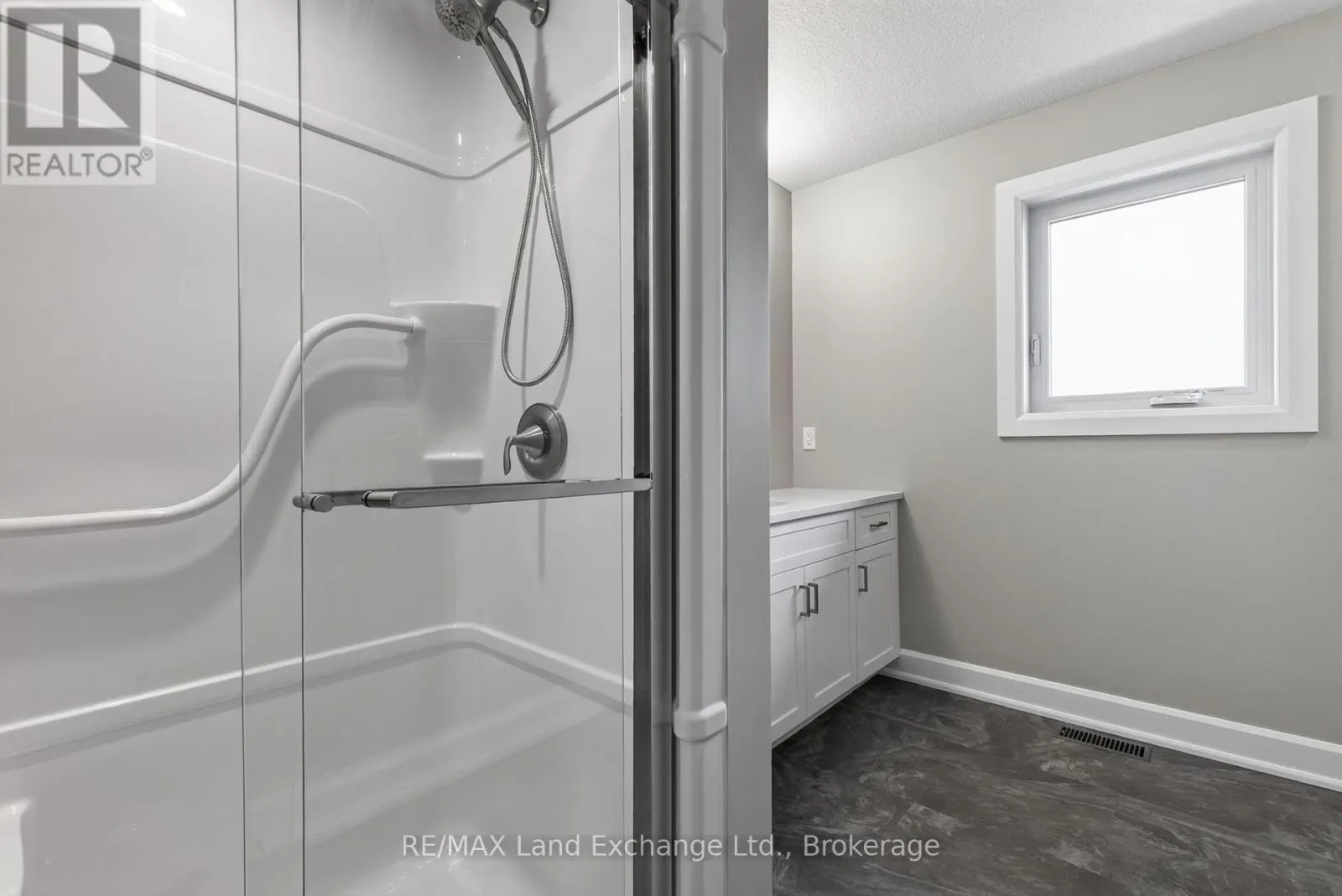 UNIT 2 - 8 GOLF LINKS ROAD #Unit 2