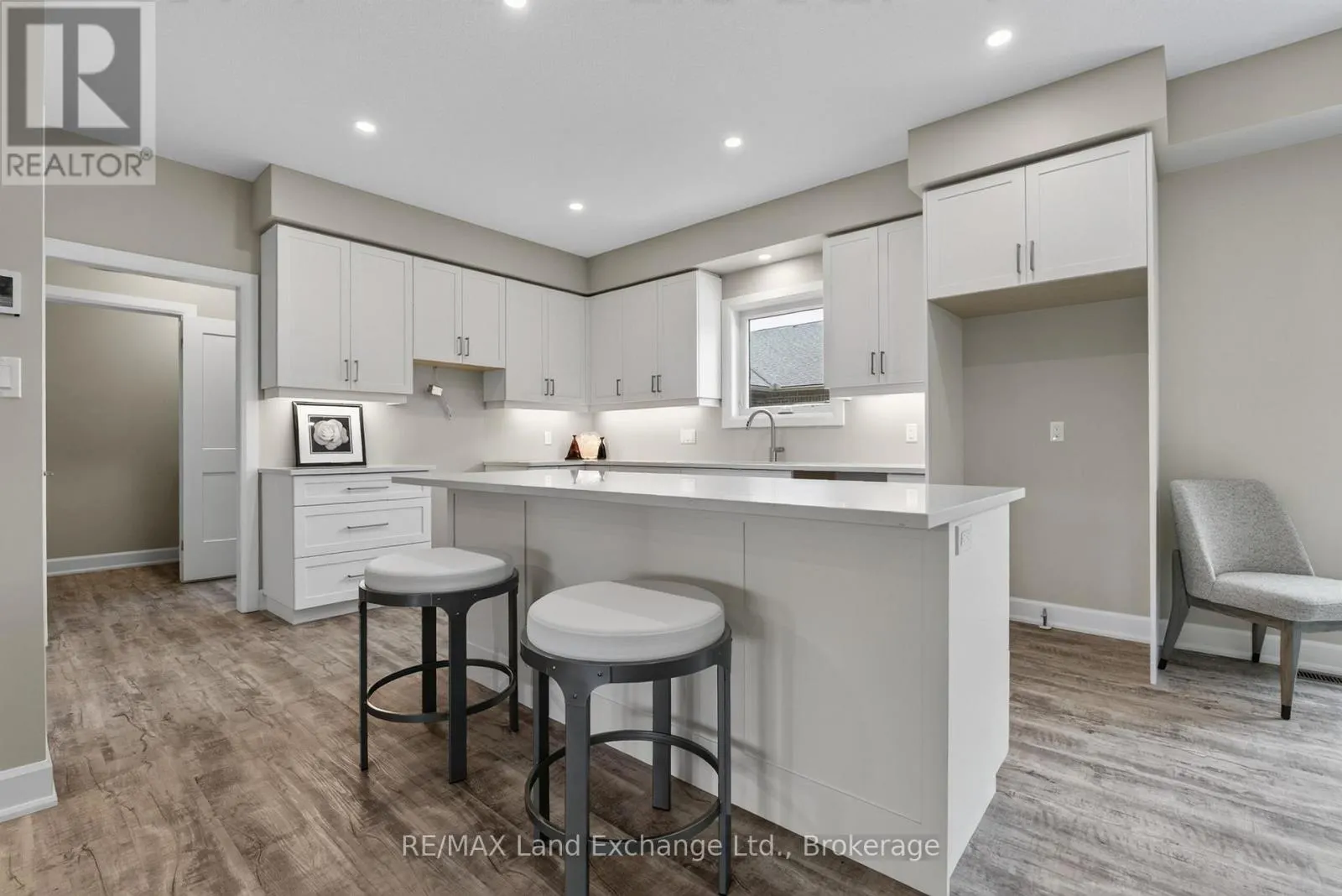 UNIT 2 - 8 GOLF LINKS ROAD #Unit 2