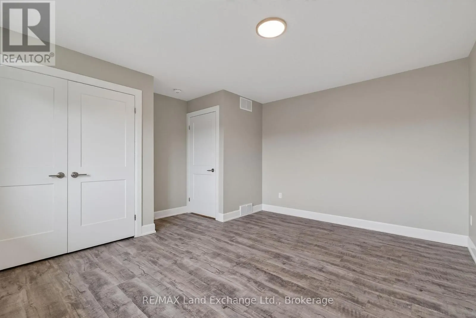 UNIT 2 - 8 GOLF LINKS ROAD #Unit 2
