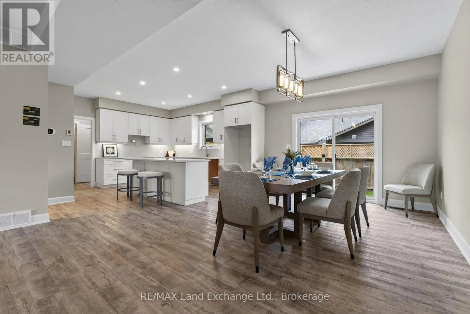UNIT 2 - 8 GOLF LINKS ROAD #Unit 2