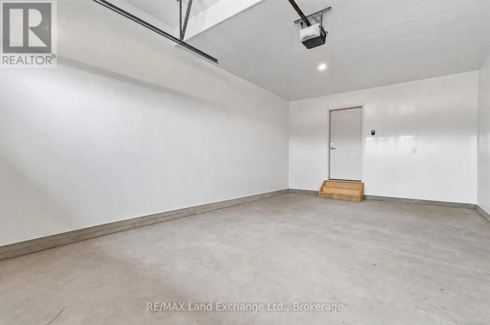 UNIT 2 - 8 GOLF LINKS ROAD #Unit 2