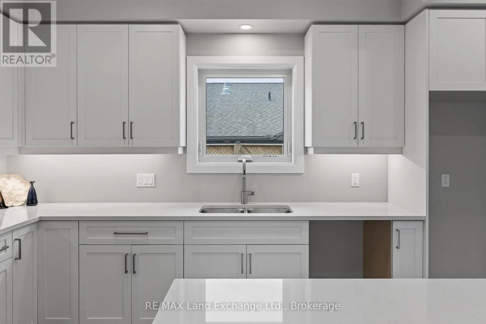 UNIT 2 - 8 GOLF LINKS ROAD #Unit 2