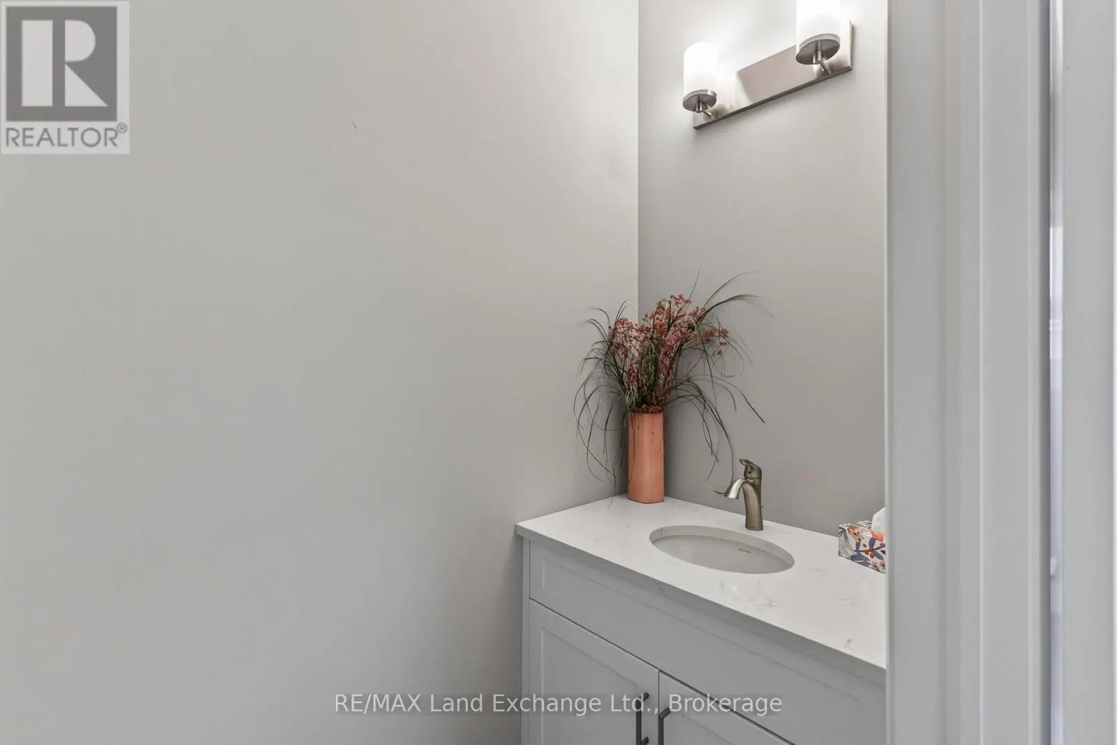 UNIT 2 - 8 GOLF LINKS ROAD #Unit 2