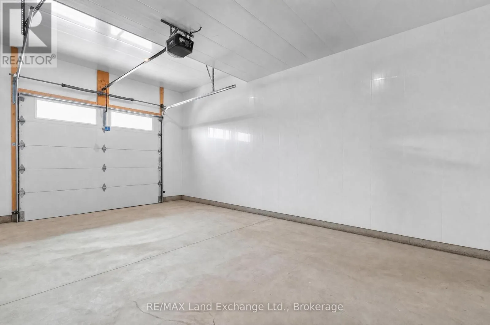 UNIT 2 - 8 GOLF LINKS ROAD #Unit 2