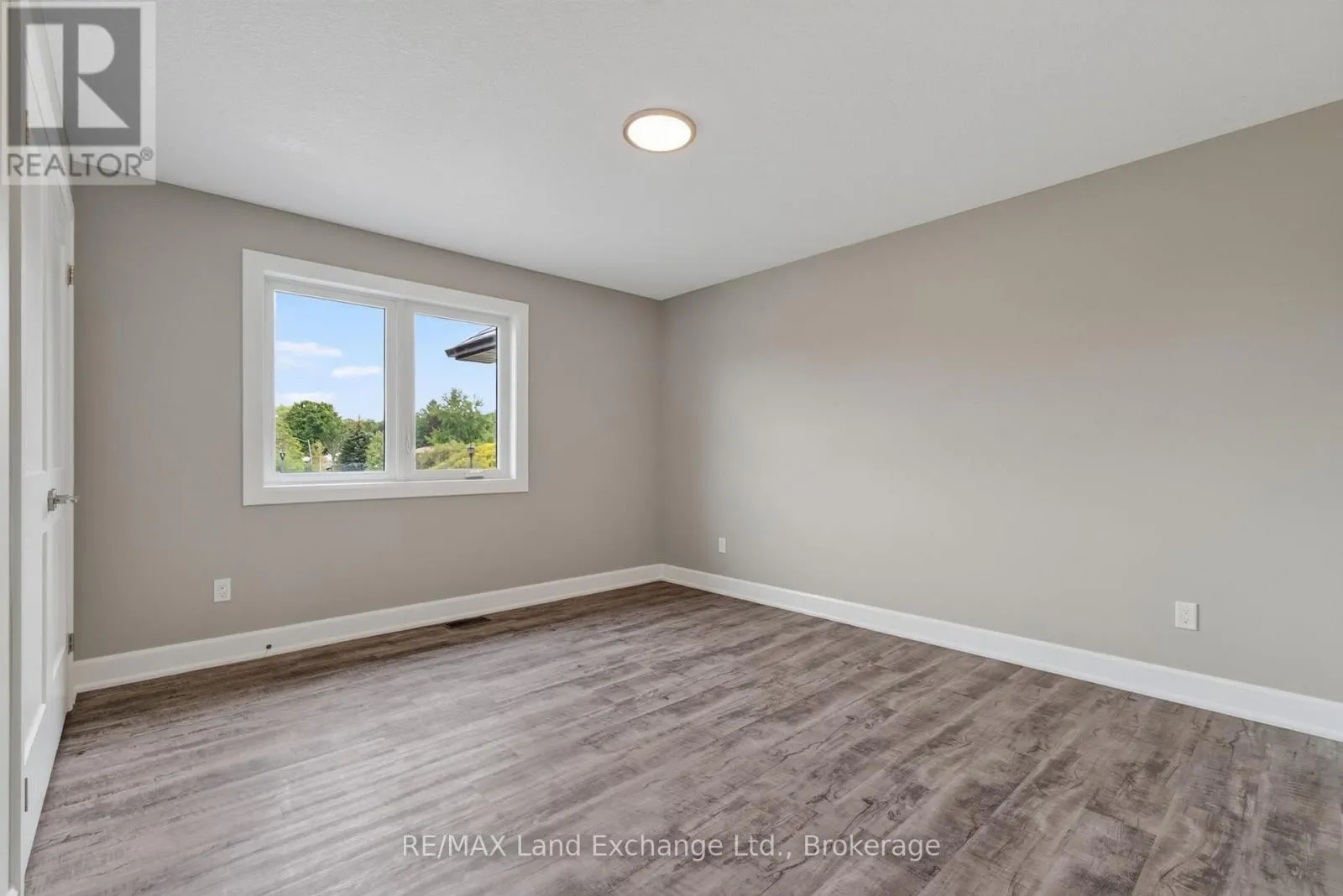 UNIT 2 - 8 GOLF LINKS ROAD #Unit 2