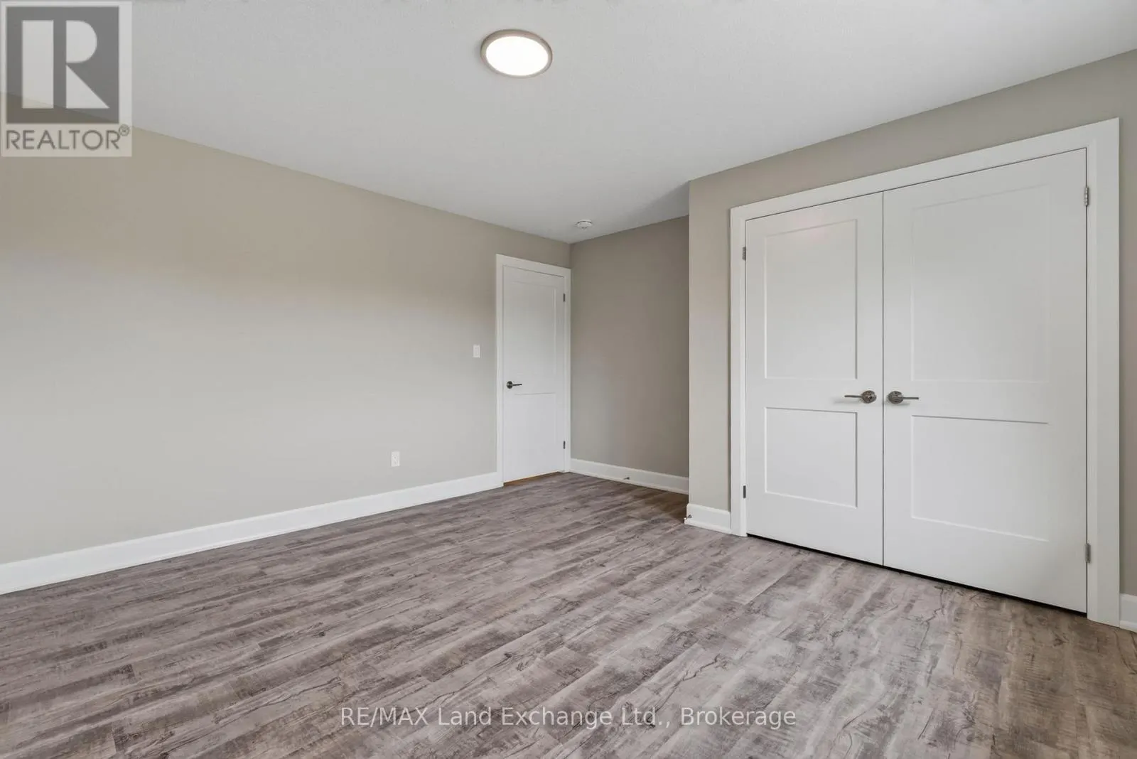 UNIT 2 - 8 GOLF LINKS ROAD #Unit 2