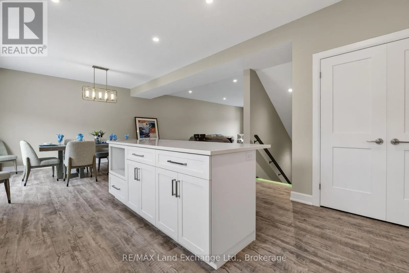 UNIT 2 - 8 GOLF LINKS ROAD #Unit 2