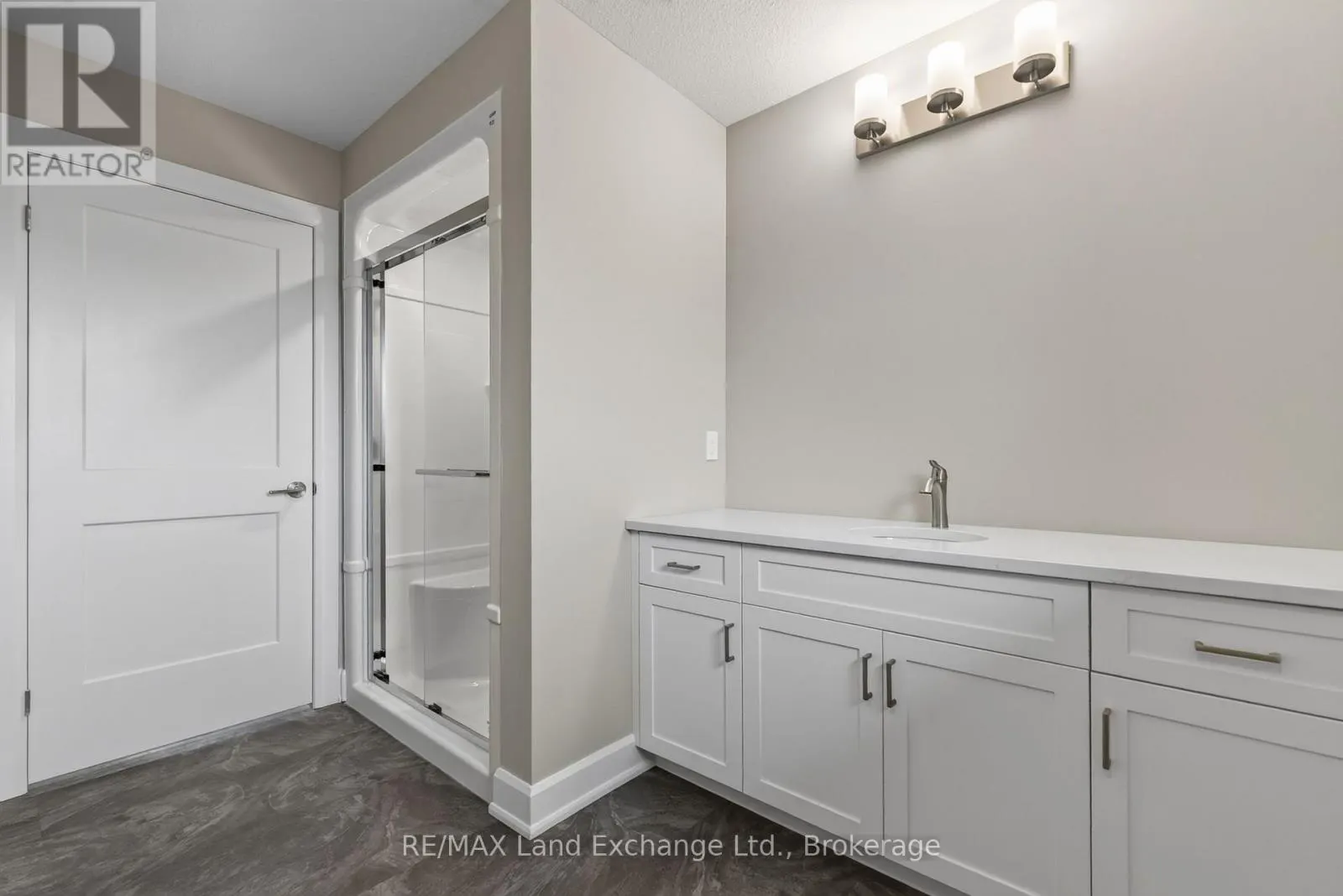 UNIT 2 - 8 GOLF LINKS ROAD #Unit 2