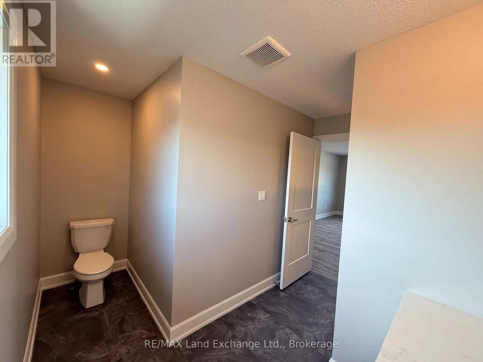 UNIT 3 - 8 GOLF LINKS ROAD #Unit 3