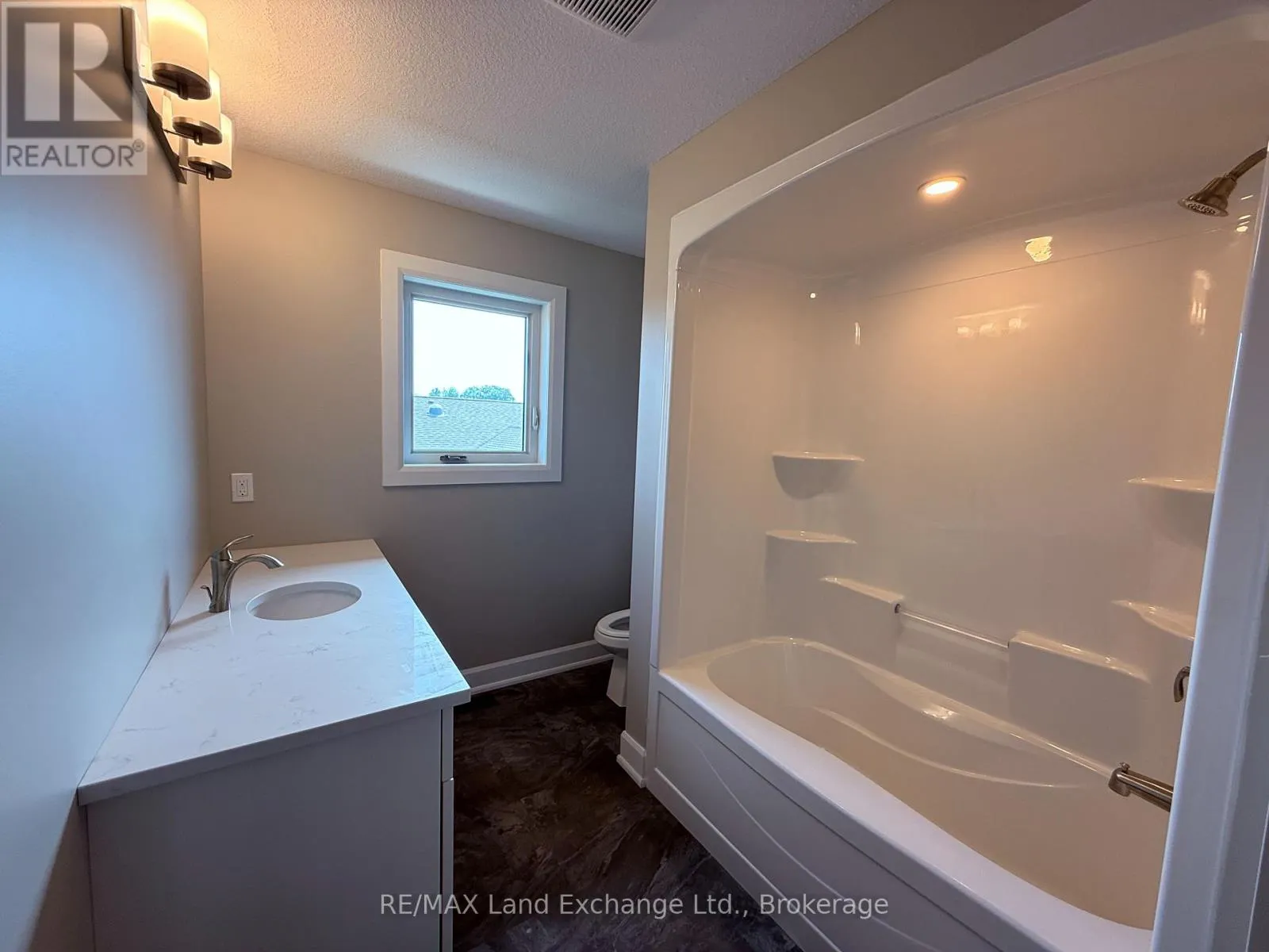 UNIT 3 - 8 GOLF LINKS ROAD #Unit 3