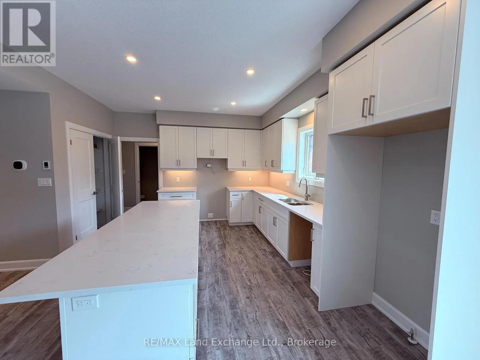 UNIT 3 - 8 GOLF LINKS ROAD #Unit 3