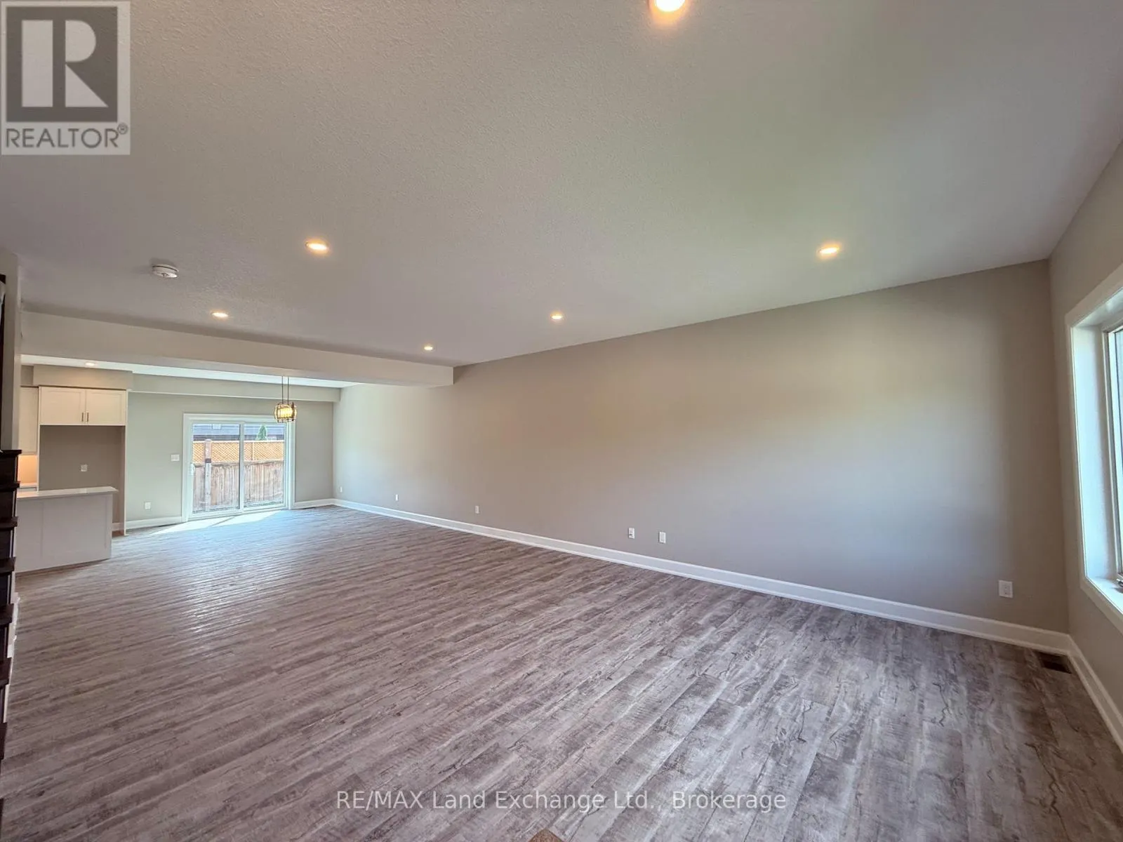 UNIT 3 - 8 GOLF LINKS ROAD #Unit 3